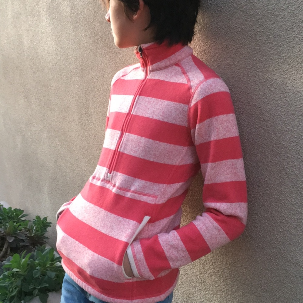 🌴Striped Patagonia better sweater